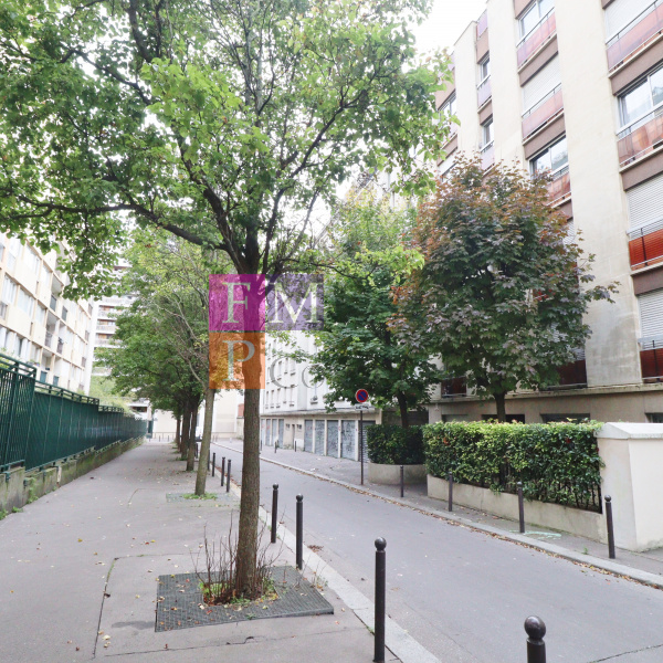 Offres de location Garage Paris 75011